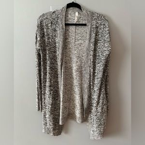 LIVE LOVE DREAM gray and black cardigan